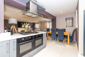 Kitchen diner- click for photo gallery